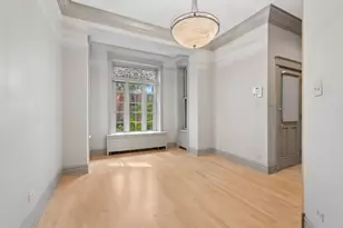 634 W Wellington Ave, Chicago, IL 60657 - Photo 11