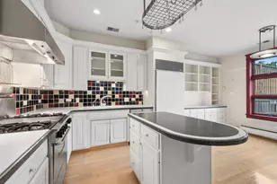 634 W Wellington Ave, Chicago, IL 60657 - Photo 17