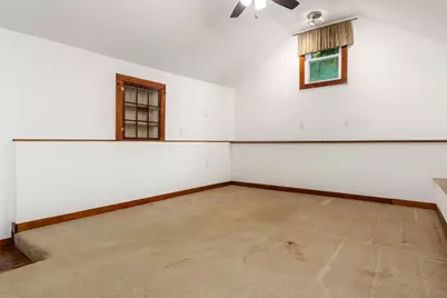 8321 Blomberg Road, Cherry Valley, IL 61016 - Photo 23