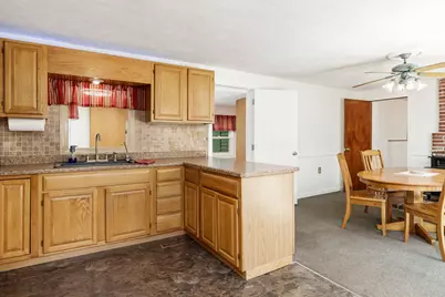 8321 Blomberg Road, Cherry Valley, IL 61016 - Photo 17