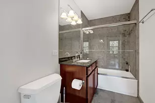 1069 W 14th Pl, Chicago, IL 60608 - Photo 17
