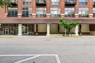 360 W Illinois St, Chicago, IL 60654 - Photo 3