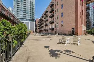 360 W Illinois St, Chicago, IL 60654 - Photo 25