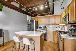 360 W Illinois St, Chicago, IL 60654 - Photo 9