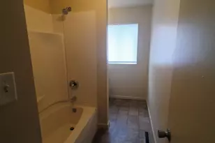 2856 E Cardinal Dr, Decatur, IL 62526 - Photo 9