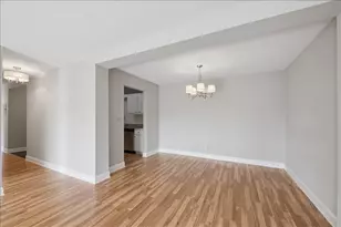 400 Ascot Dr, Park Ridge, IL 60068 - Photo 7