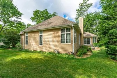 3347 Valley Woods Drive, Cherry Valley, IL 61016 - Photo 37