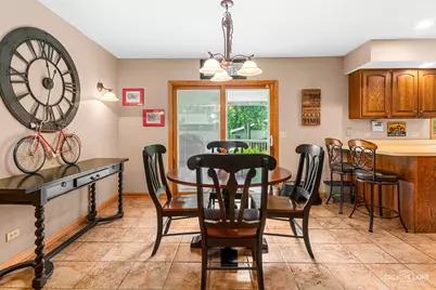 37W907 Bowes Road, Elgin, IL 60124 - Photo 5