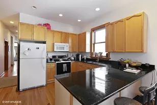 1415 W Barry Ave, Chicago, IL 60657 - Photo 5