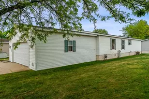 2231 Blossom Ln, Belvidere, IL 61008 - Photo 7