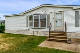 2231 Blossom Ln, Belvidere, IL 61008 - Photo 3
