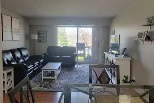 1450 Plymouth Ln, Elgin, IL 60123 - Photo 7