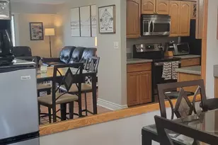 1450 Plymouth Ln, Elgin, IL 60123 - Photo 15