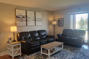 1450 Plymouth Ln, Elgin, IL 60123 - Photo 9