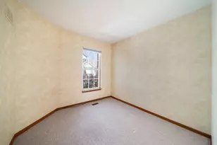 2370 Carillon Dr, Grayslake, IL 60030 - Photo 17
