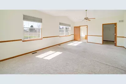 2370 Carillon Drive, Grayslake, IL 60030 - Photo 7