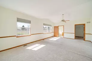 2370 Carillon Dr, Grayslake, IL 60030 - Photo 7