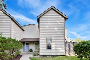 913 Campbell Dr, Gurnee, IL 60031 - Photo 1