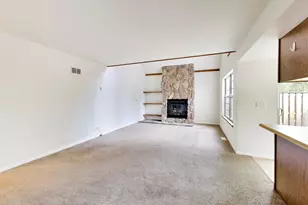 913 Campbell Dr, Gurnee, IL 60031 - Photo 3
