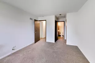 913 Campbell Dr, Gurnee, IL 60031 - Photo 11