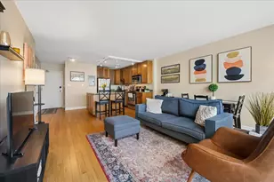 2930 N Sheridan Rd, Chicago, IL 60657 - Photo 9