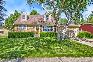 390 Cornell Ln, Elgin, IL 60123 - Photo 3