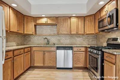 4718 Lake Dawnwood Drive, McHenry, IL 60051 - Photo 11
