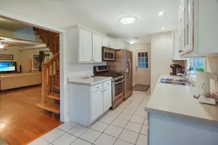 198 Oakwood Dr, Wood Dale, IL 60191 - Photo 13