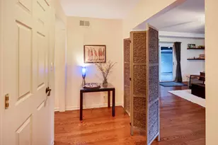 198 Oakwood Dr, Wood Dale, IL 60191 - Photo 5