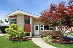 408 W Commonwealth Ln, Elmhurst, IL 60126 - Photo 1
