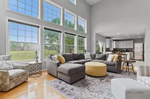 1679 N Stanwich Rd, Vernon Hills, IL 60061 - Photo 13