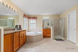 1679 N Stanwich Rd, Vernon Hills, IL 60061 - Photo 21