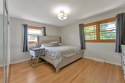 8714 Lynwood Drive, Hickory Hills, IL 60457 - Photo 9