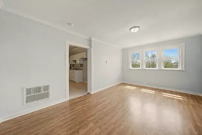 8239 S Colfax Avenue, Chicago, IL 60617 - Photo 3