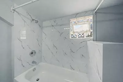 8239 S Colfax Avenue, Chicago, IL 60617 - Photo 11