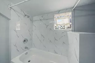 8239 S Colfax Ave, Chicago, IL 60617 - Photo 11