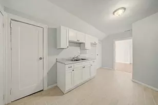 8239 S Colfax Ave, Chicago, IL 60617 - Photo 5