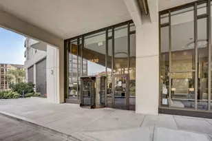 3930 N Pine Grove Ave, Chicago, IL 60613 - Photo 5