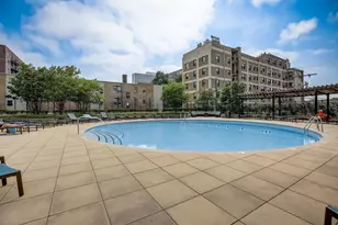 3930 N Pine Grove Ave, Chicago, IL 60613 - Photo 37