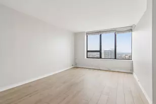 3930 N Pine Grove Ave, Chicago, IL 60613 - Photo 17