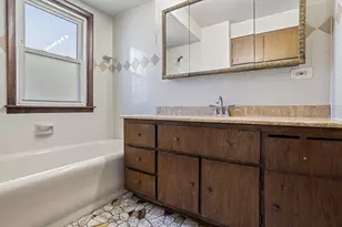 609 Greenbay Ave, Calumet City, IL 60409 - Photo 11
