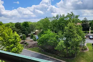 1800 Huntington Blvd, Hoffman Estates, IL 60169 - Photo 9