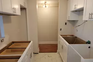 1800 Huntington Blvd, Hoffman Estates, IL 60169 - Photo 11