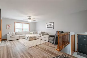712 Platt Way, Hudson, IL 61748 - Photo 3