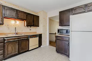 750 Michigan Ln, Elk Grove Village, IL 60007 - Photo 11