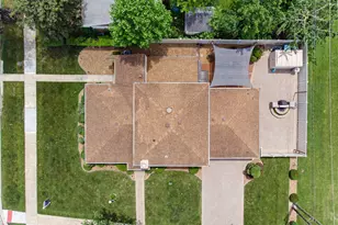 222 S Mayfair Pl, Chicago Heights, IL 60411 - Photo 7