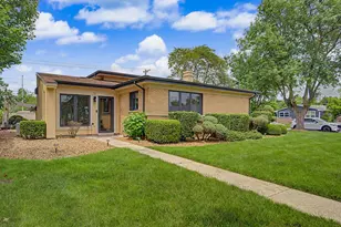222 S Mayfair Pl, Chicago Heights, IL 60411 - Photo 3
