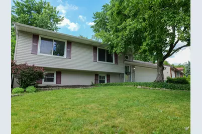 1707 S Green Meadows Boulevard, Streamwood, IL 60107 - Photo 1