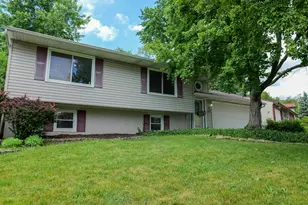 1707 S Green Meadows Blvd, Streamwood, IL 60107 - Photo 1