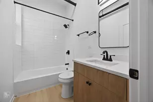 2154 W Arthur Ave, Chicago, IL 60645 - Photo 5